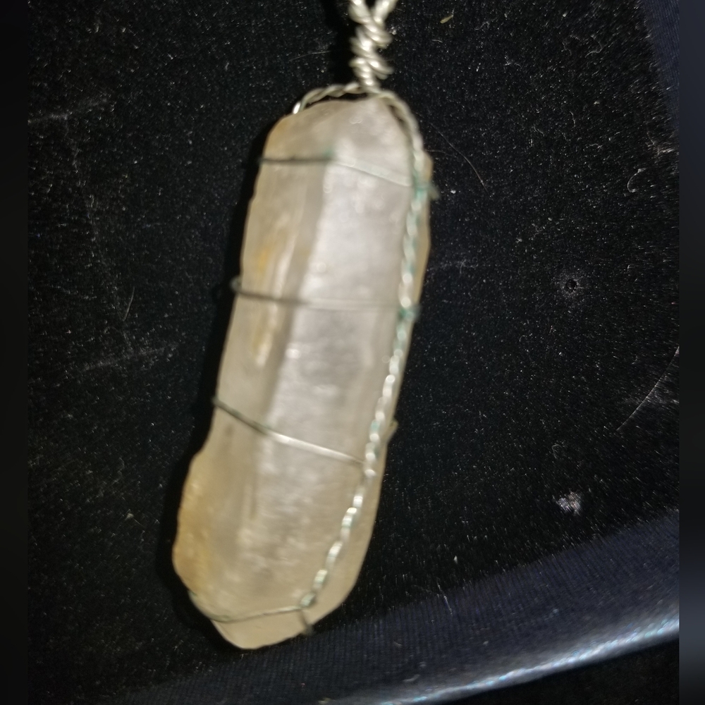 Wired wrapped quartz pendant
